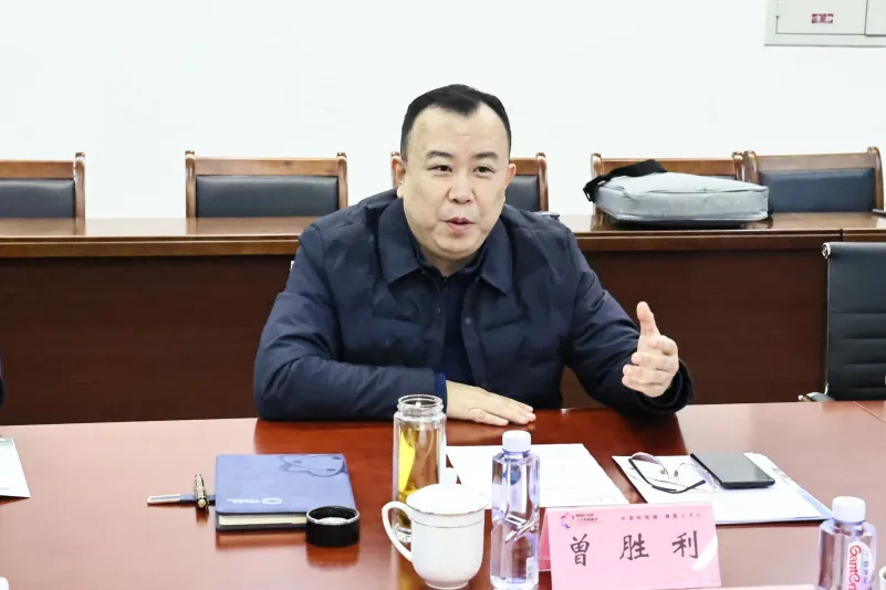 9cbe82fc2de84f38008bfebc823cde52